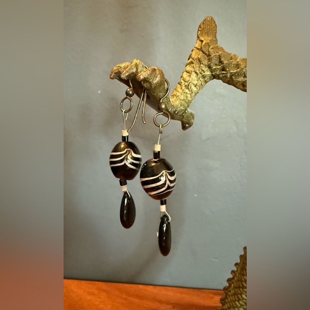 Elegant Black and Silver glass beads Dangle Earrings